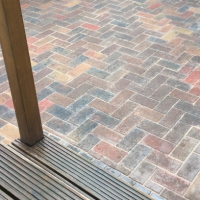 Surfacing block patio paving